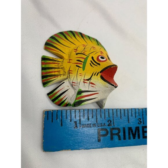 1980s 3 PC Tropical Fish Colorful Wood Hand Carved Painted Free Standing - Picture 3 of 11